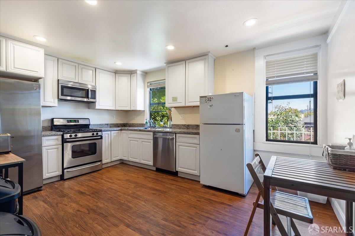 Detail Gallery Image 7 of 54 For 2243 Ashby Ave, Berkeley,  CA 94705 - – Beds | – Baths