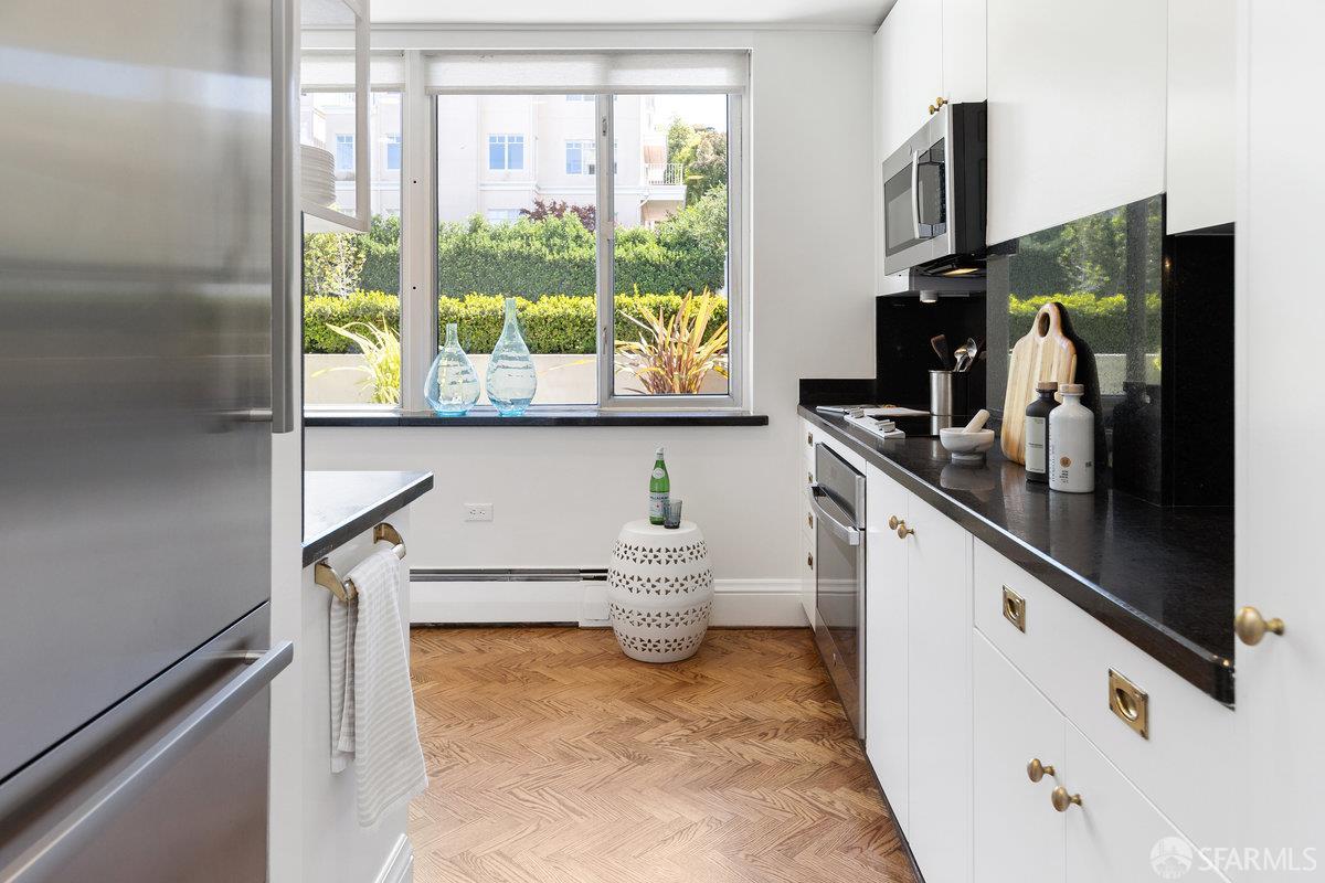 Detail Gallery Image 13 of 35 For 1080 Chestnut St 1b,  San Francisco,  CA 94109 - 1 Beds | 1/1 Baths