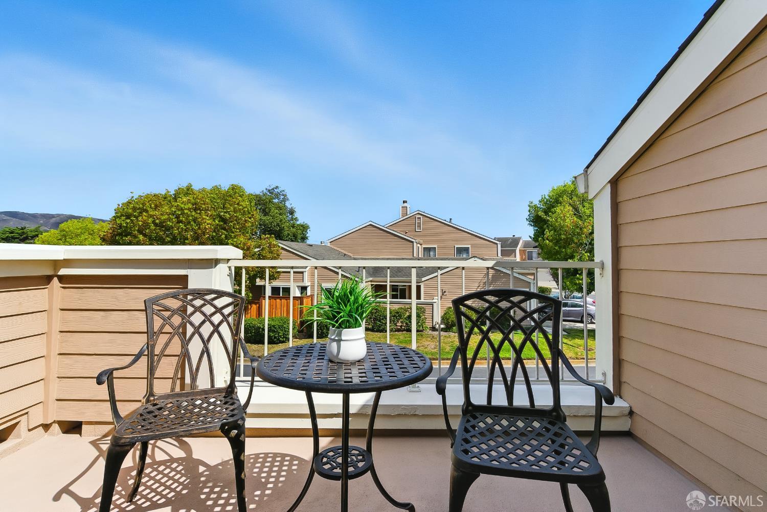 Detail Gallery Image 26 of 65 For 91 Crown Cir, South San Francisco,  CA 94080 - 2 Beds | 2/1 Baths