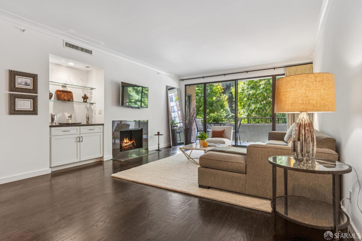 Detail Gallery Image 2 of 49 For 101 Lombard St 216e,  San Francisco,  CA 94111 - 1 Beds | 1 Baths