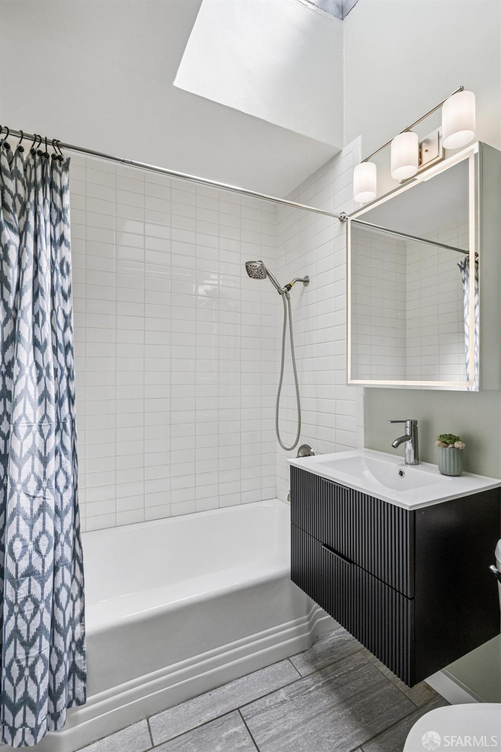 Detail Gallery Image 11 of 30 For 301 Maynard St, San Francisco,  CA 94112 - 3 Beds | 2 Baths