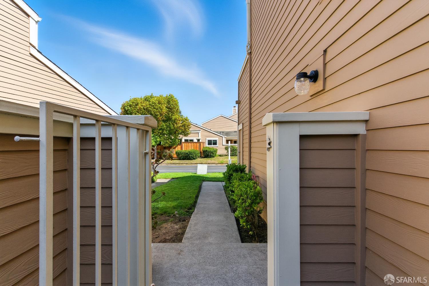 Detail Gallery Image 35 of 65 For 91 Crown Cir, South San Francisco,  CA 94080 - 2 Beds | 2/1 Baths
