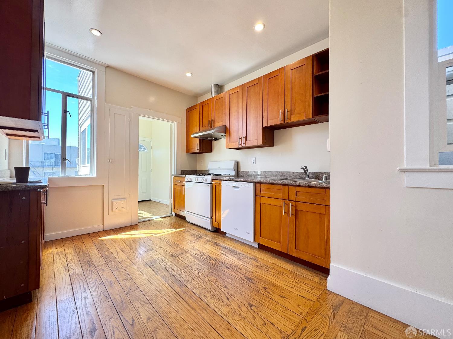 Detail Gallery Image 23 of 36 For 831 Arguello Blvd, San Francisco,  CA 94118 - – Beds | – Baths