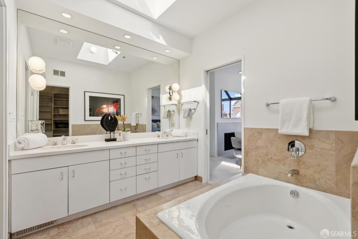 Photo #30: 425062946 Listing: Photo #30