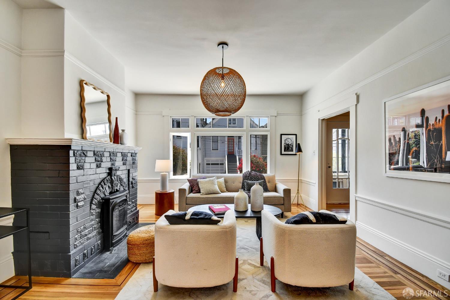 Photo #2: 425071781 Listing 