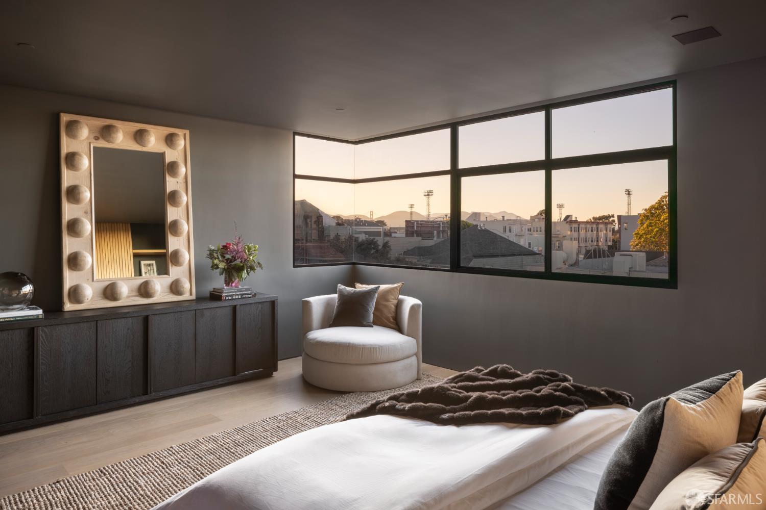Detail Gallery Image 14 of 27 For 1864 Greenwich St, San Francisco,  CA 94123 - 5 Beds | 5/1 Baths