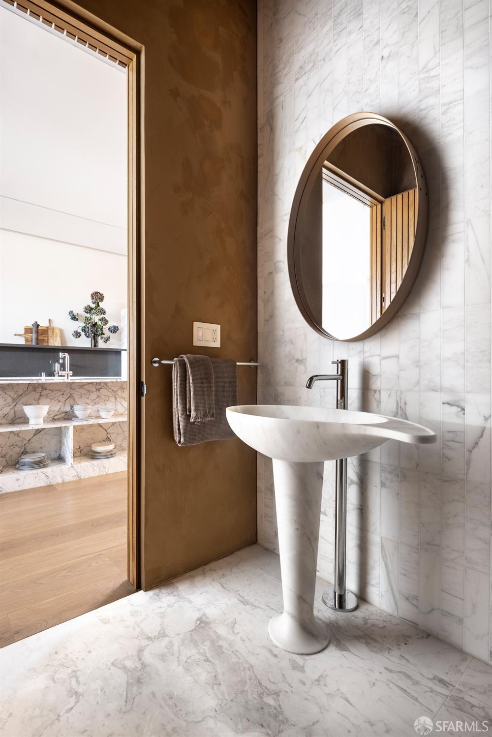 Detail Gallery Image 10 of 27 For 1864 Greenwich St, San Francisco,  CA 94123 - 5 Beds | 5/1 Baths