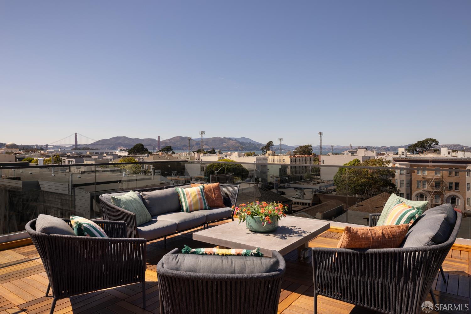 Detail Gallery Image 21 of 27 For 1864 Greenwich St, San Francisco,  CA 94123 - 5 Beds | 5/1 Baths