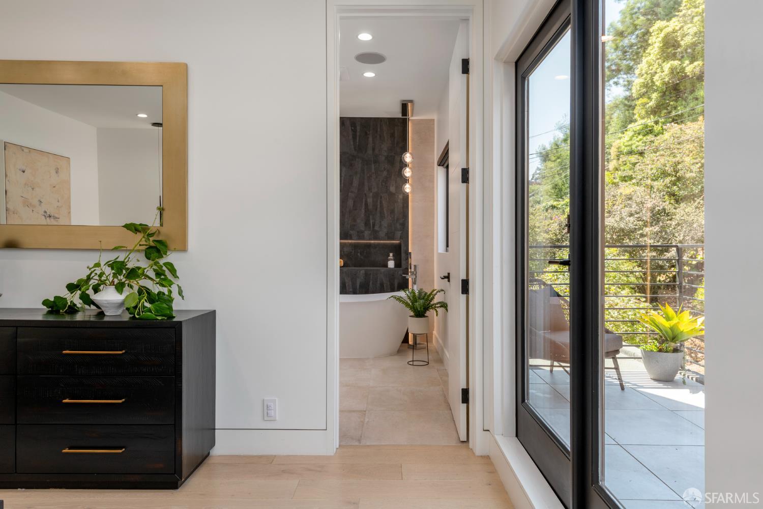 Detail Gallery Image 43 of 92 For 222 Molimo Dr, San Francisco,  CA 94127 - 4 Beds | 3/1 Baths