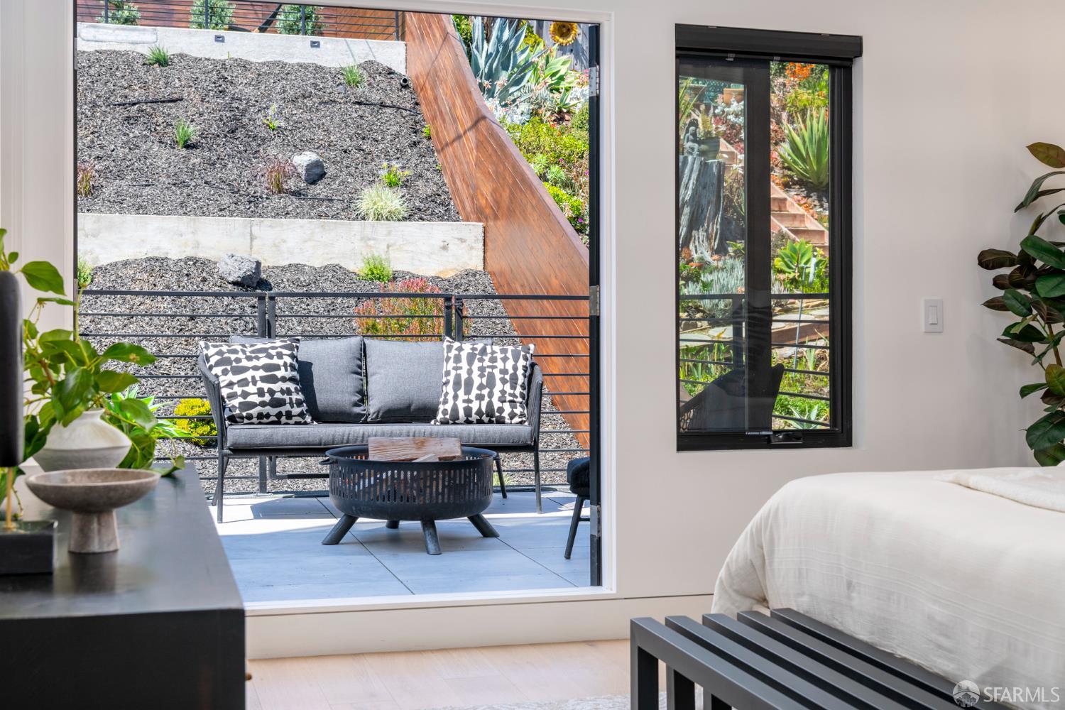 Detail Gallery Image 37 of 92 For 222 Molimo Dr, San Francisco,  CA 94127 - 4 Beds | 3/1 Baths