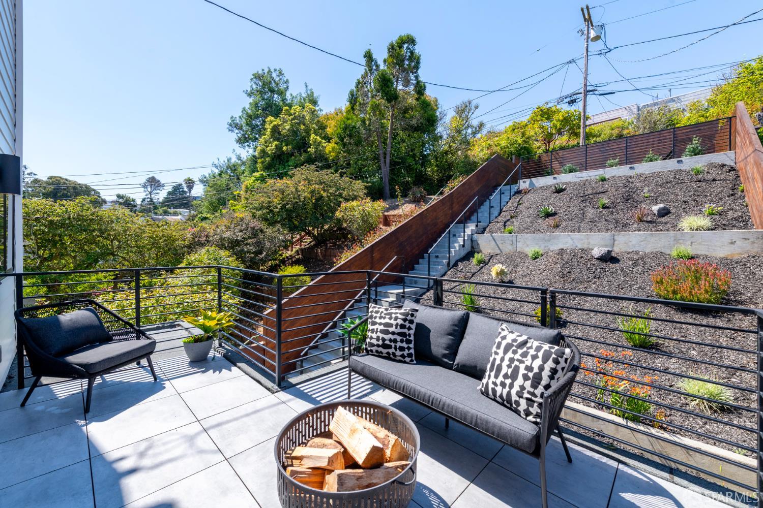 Detail Gallery Image 53 of 92 For 222 Molimo Dr, San Francisco,  CA 94127 - 4 Beds | 3/1 Baths