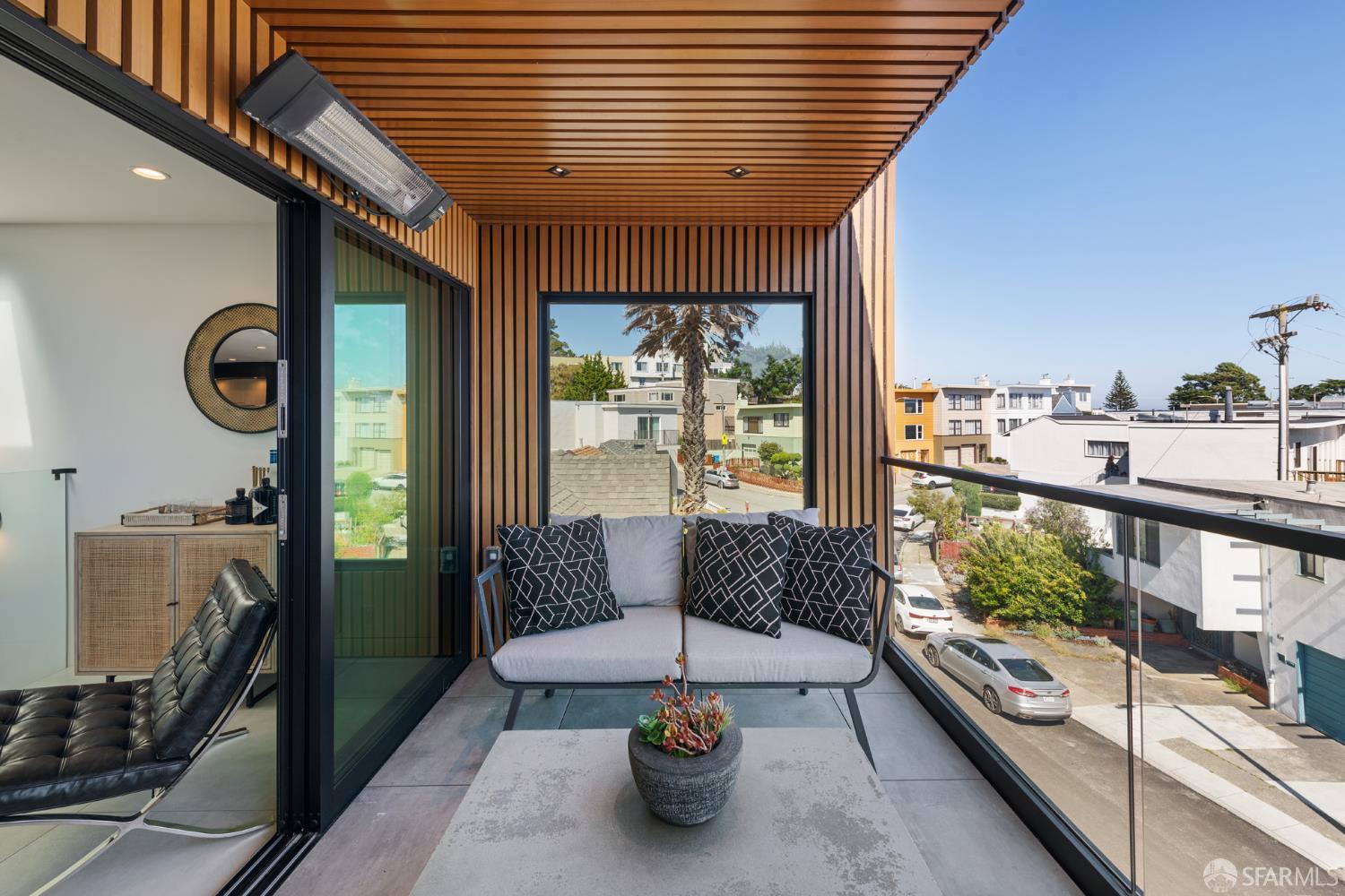 Detail Gallery Image 26 of 92 For 222 Molimo Dr, San Francisco,  CA 94127 - 4 Beds | 3/1 Baths