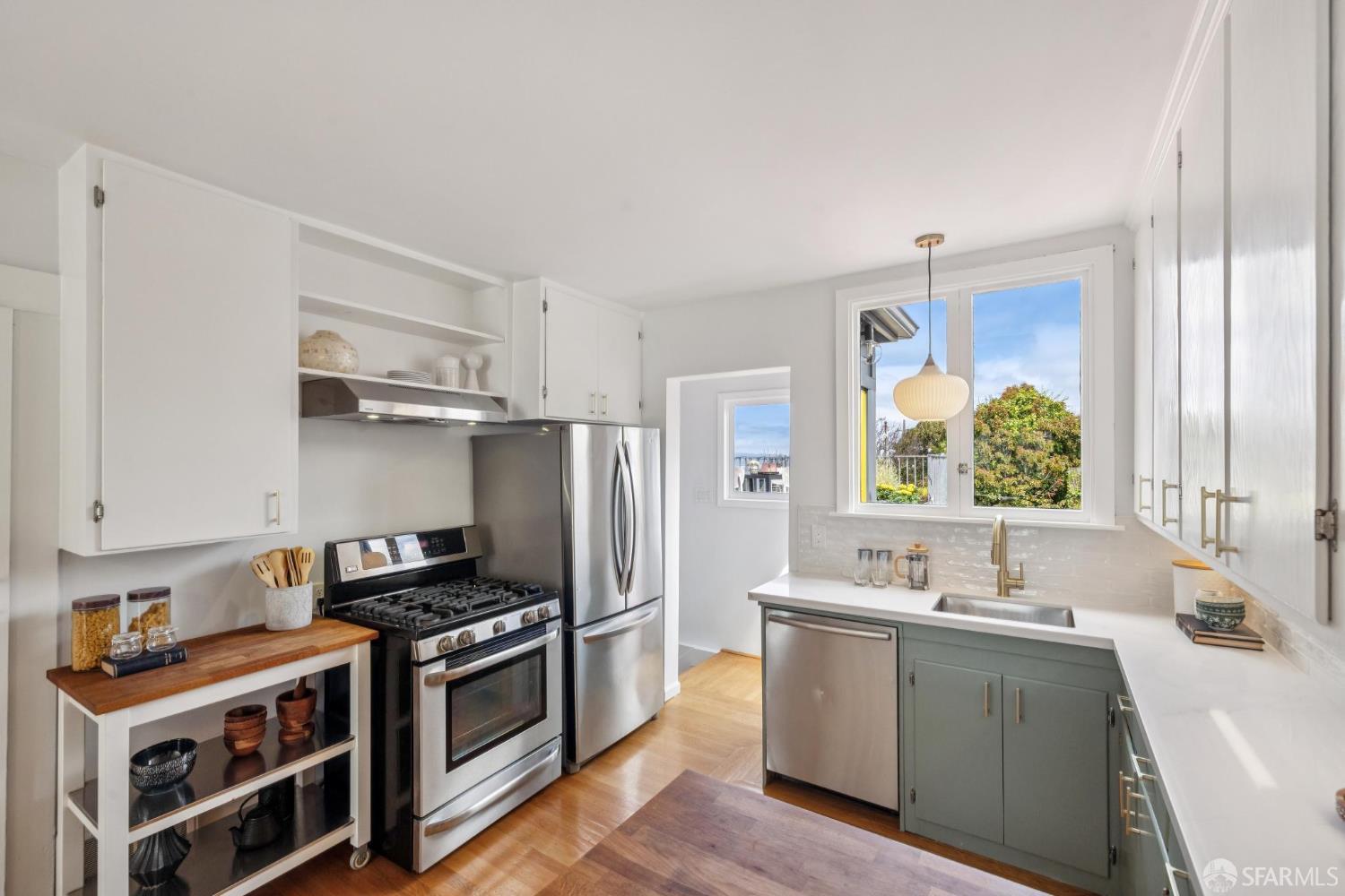 Detail Gallery Image 12 of 50 For 25 Gambier St, San Francisco,  CA 94134 - 2 Beds | 2 Baths