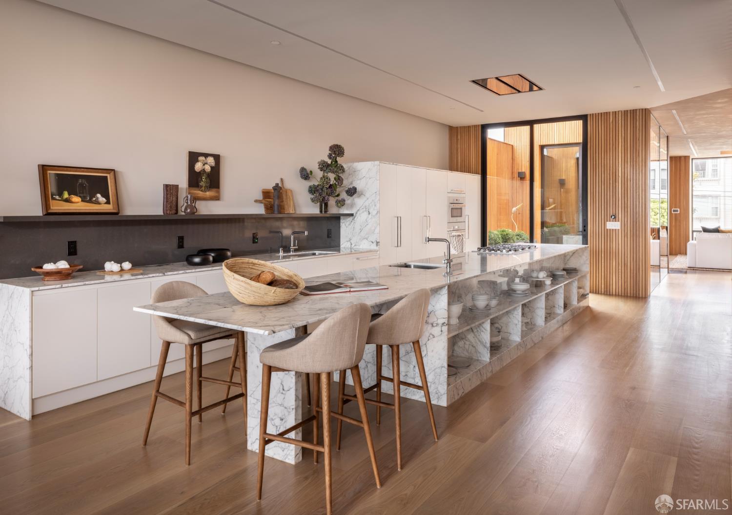 Detail Gallery Image 7 of 27 For 1864 Greenwich St, San Francisco,  CA 94123 - 5 Beds | 5/1 Baths