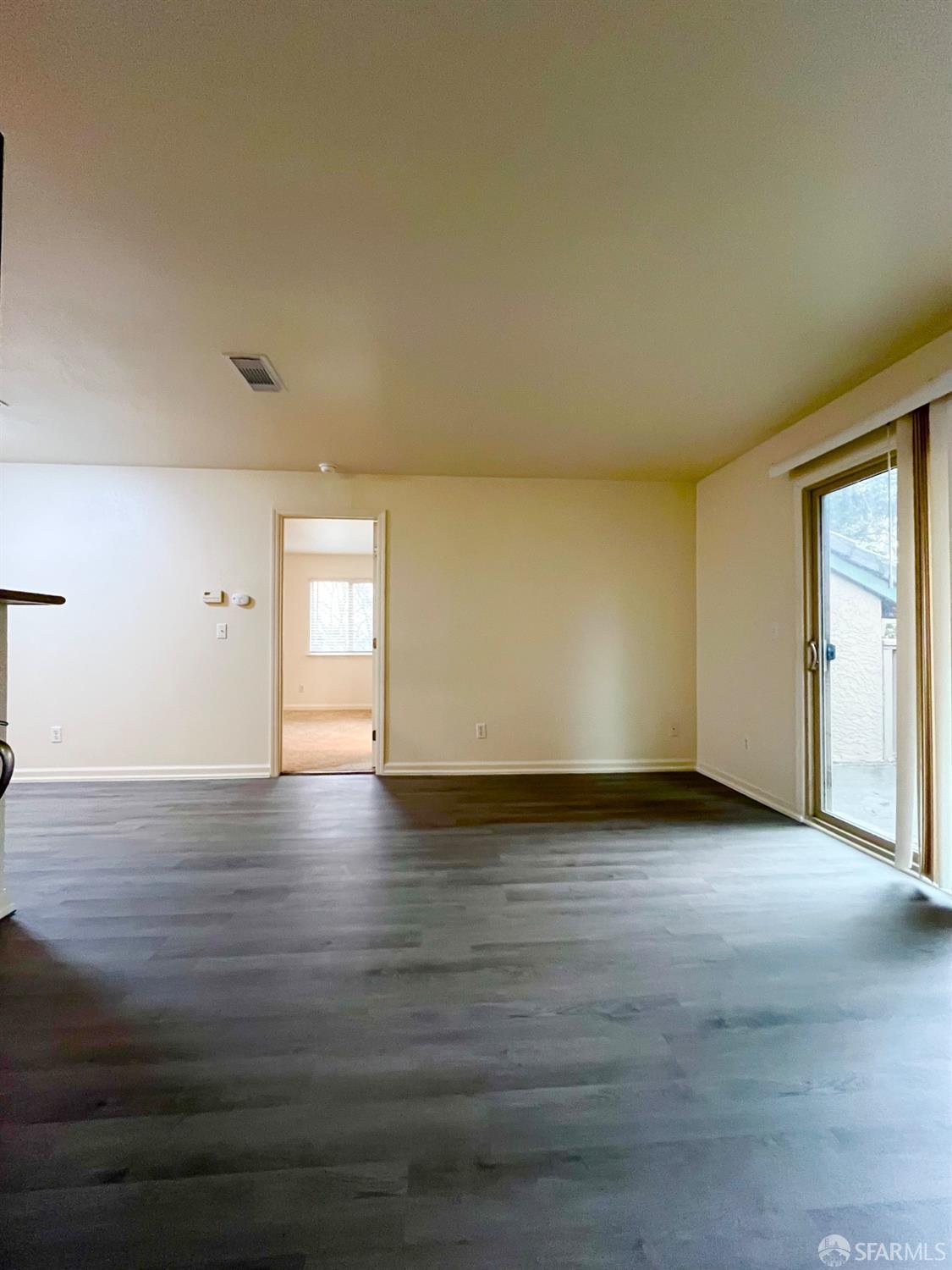 Detail Gallery Image 1 of 10 For 2267 Lakeview Cir, Pittsburg,  CA 94565 - 1 Beds | 1 Baths
