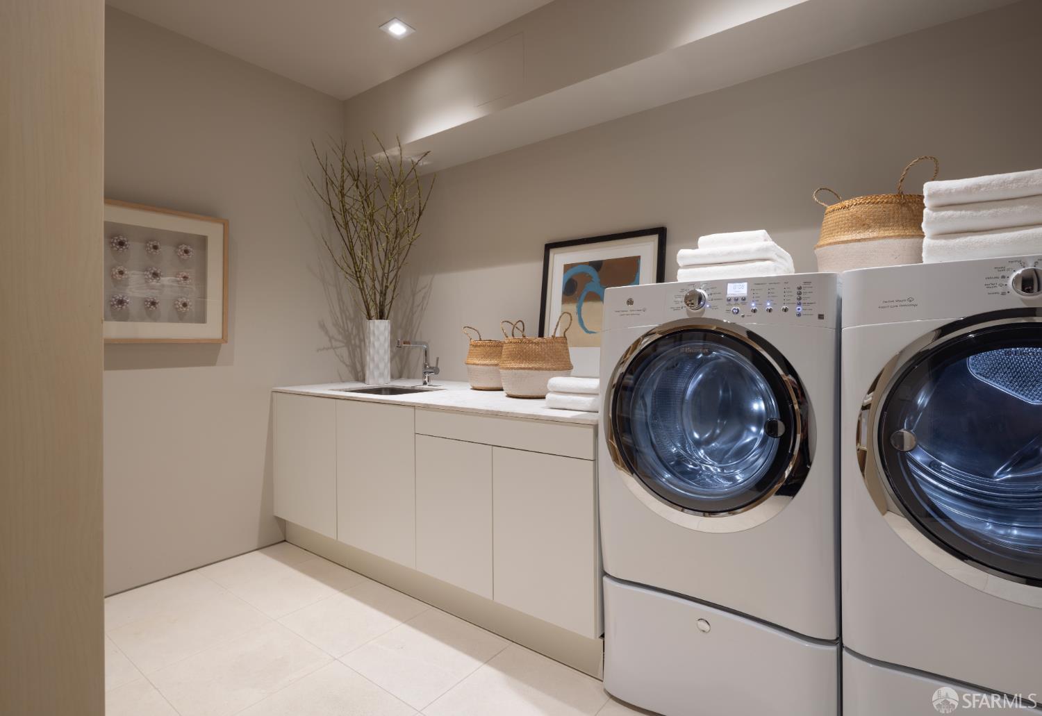 Detail Gallery Image 24 of 27 For 1864 Greenwich St, San Francisco,  CA 94123 - 5 Beds | 5/1 Baths
