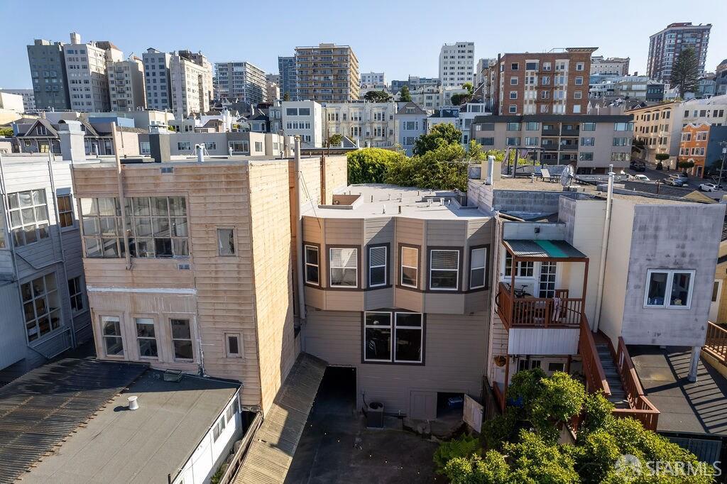 Detail Gallery Image 2 of 12 For 1964 Union St, San Francisco,  CA 94123 - – Beds | – Baths