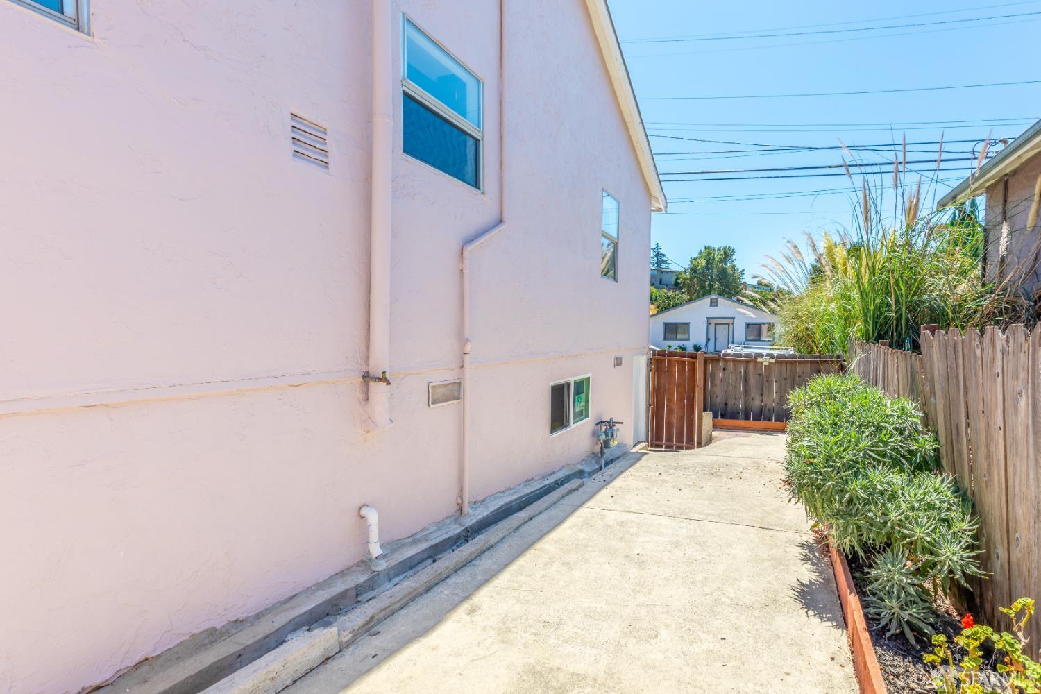 Detail Gallery Image 52 of 71 For 808 4th St, Rodeo,  CA 94572 - 3 Beds | 1 Baths