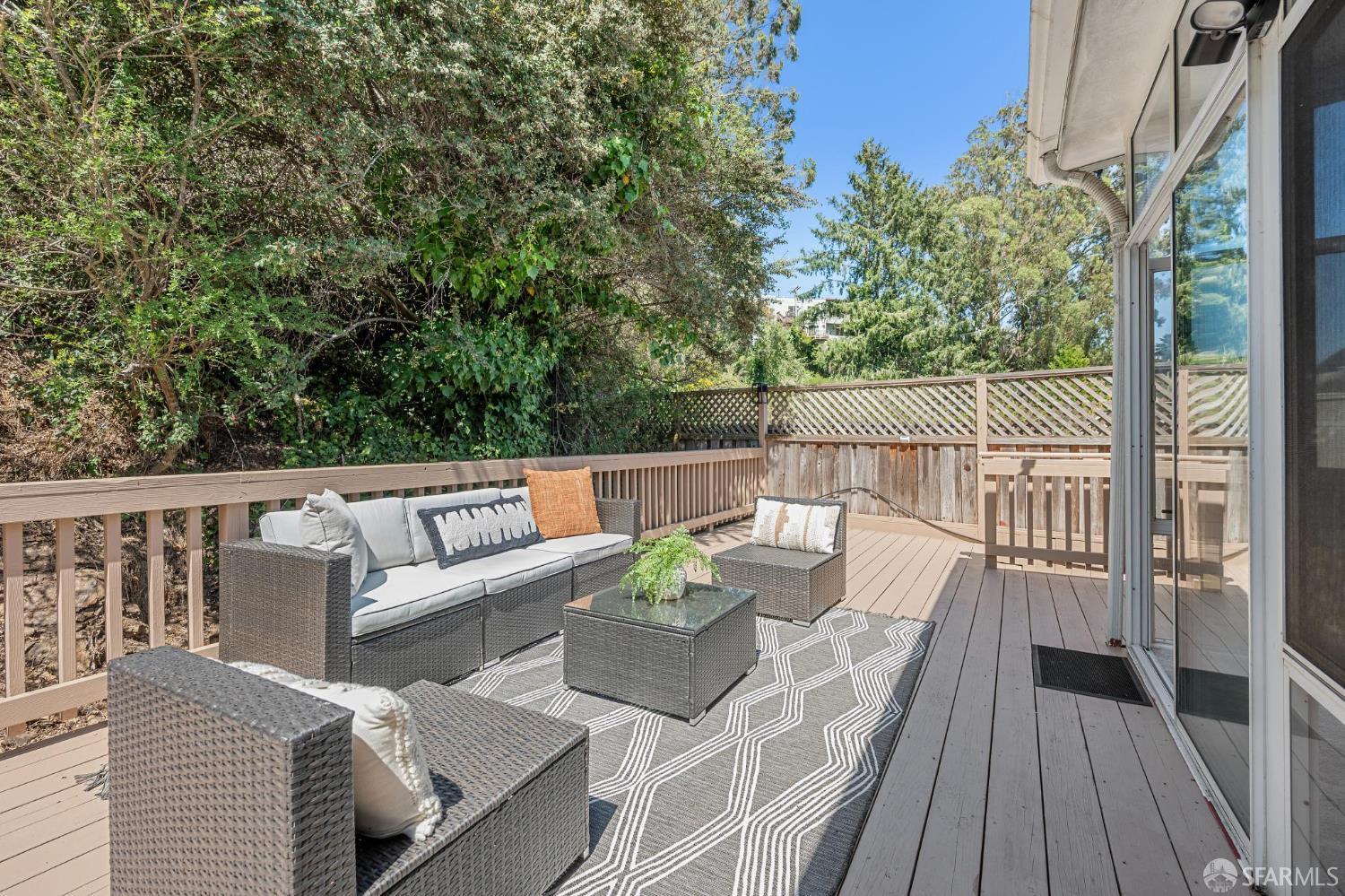 Detail Gallery Image 34 of 72 For 330 Los Palmos Dr, San Francisco,  CA 94127 - 3 Beds | 2 Baths