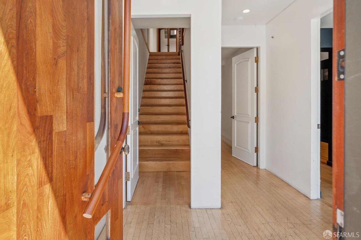Detail Gallery Image 2 of 17 For 335 S Van Ness Ave, San Francisco,  CA 94103 - – Beds | – Baths