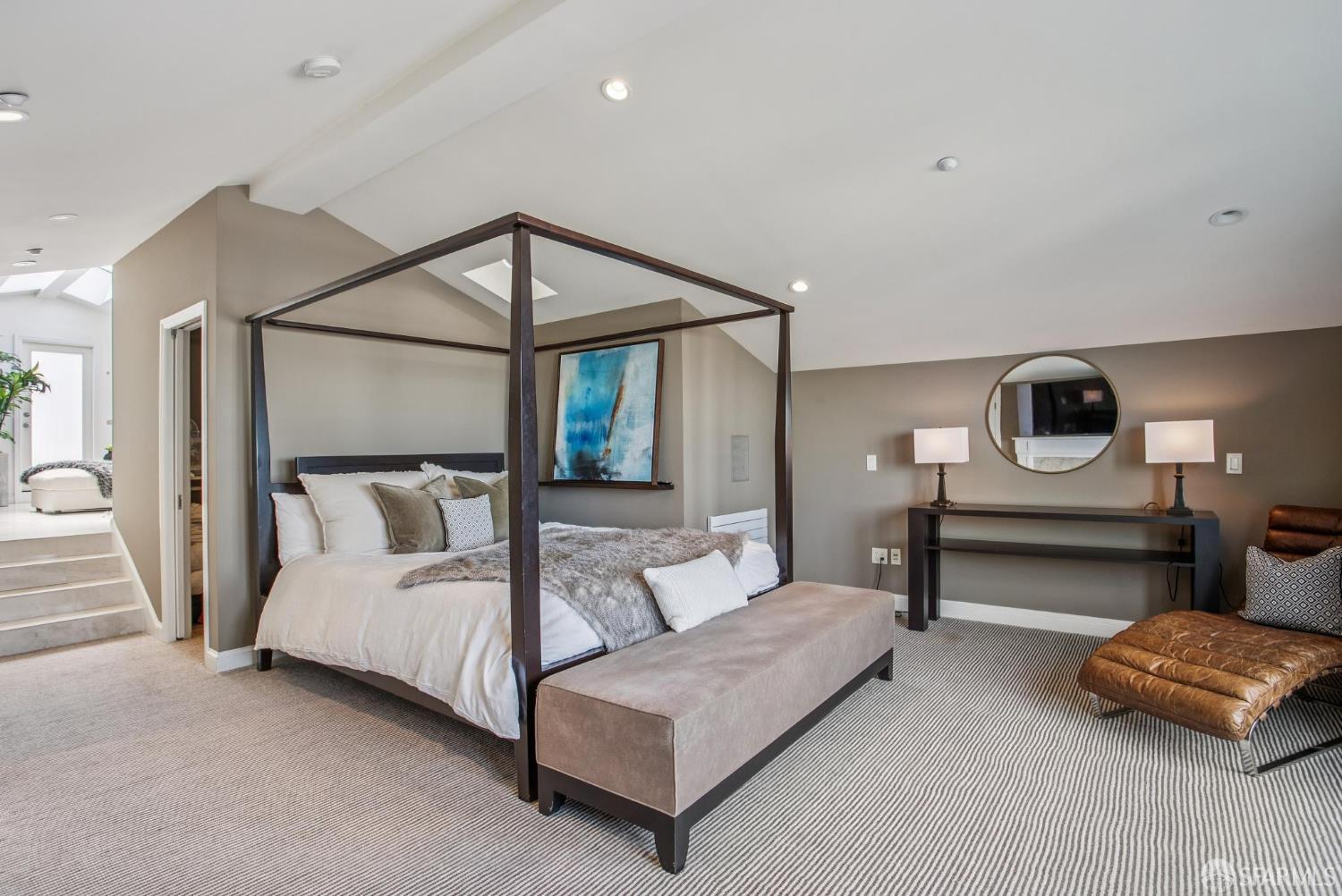 Detail Gallery Image 27 of 47 For 2550 Greenwich St, San Francisco,  CA 94123 - 4 Beds | 3/1 Baths