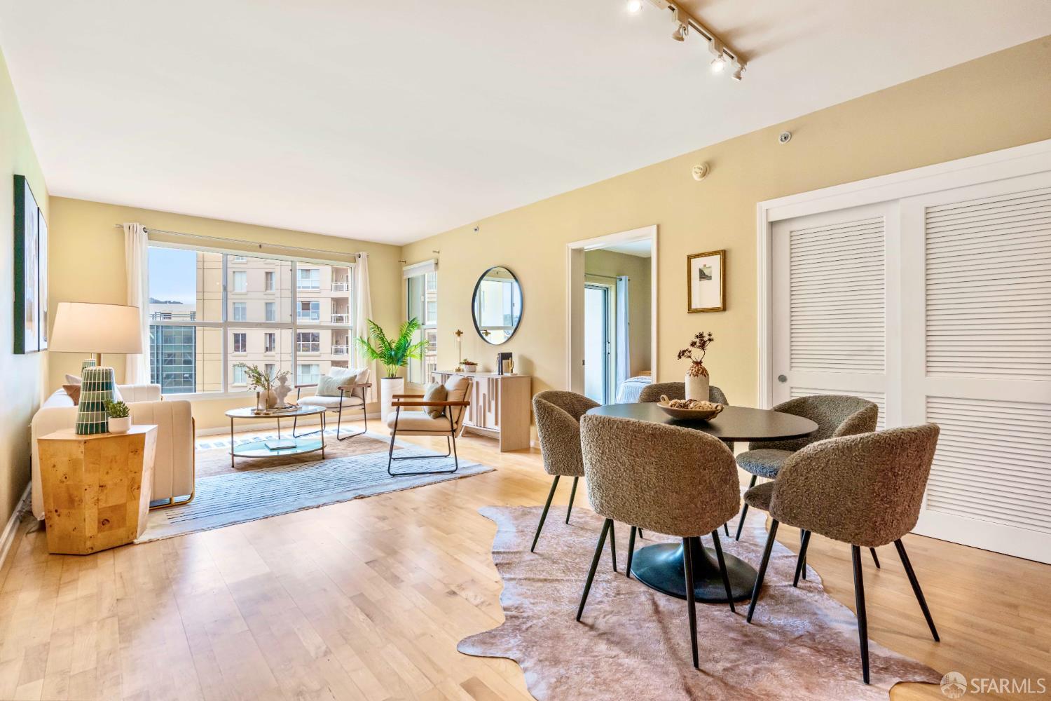 Photo #5: 425071323 Listing 