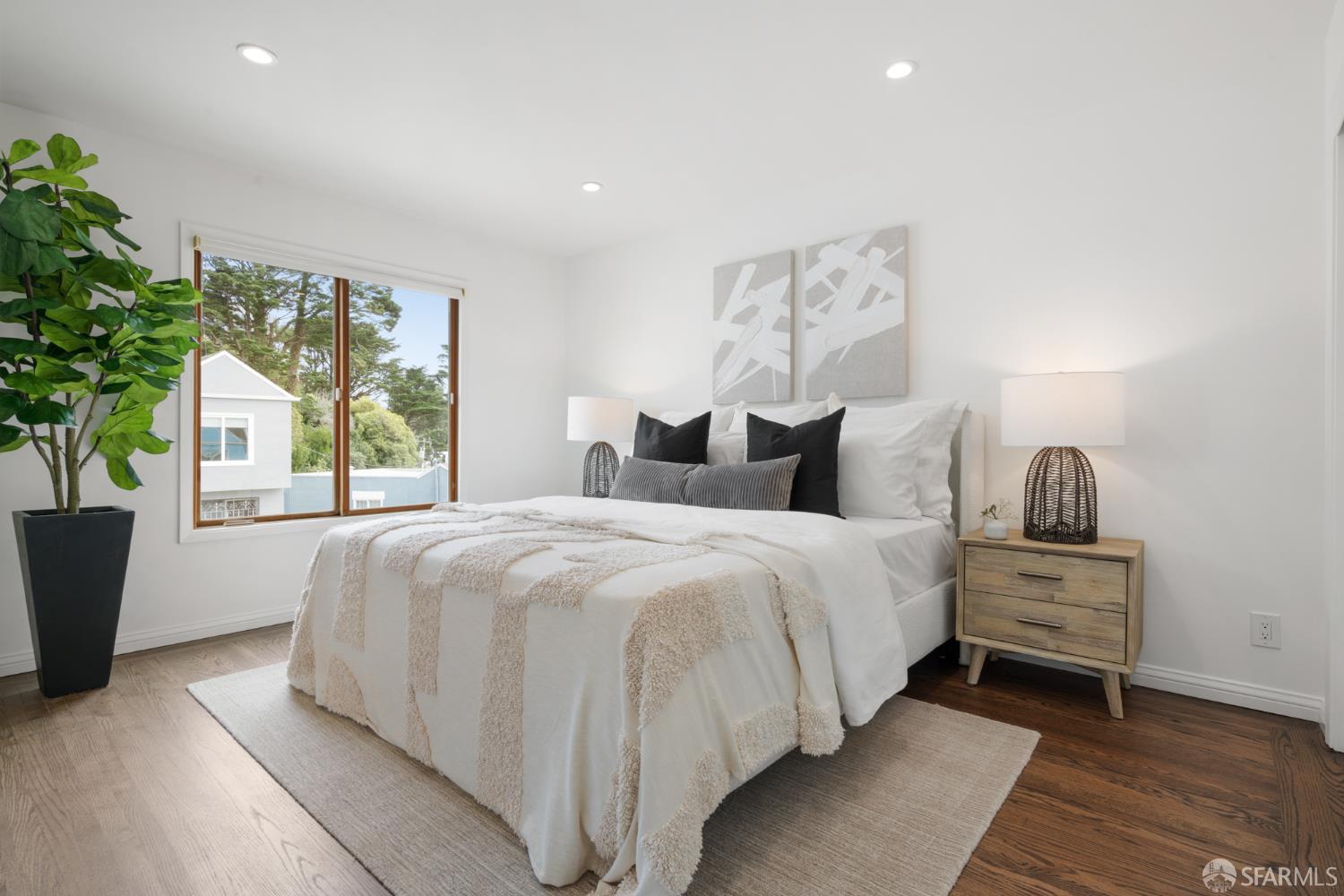 Detail Gallery Image 12 of 41 For 71 Panorama Dr, San Francisco,  CA 94131 - 4 Beds | 2/1 Baths