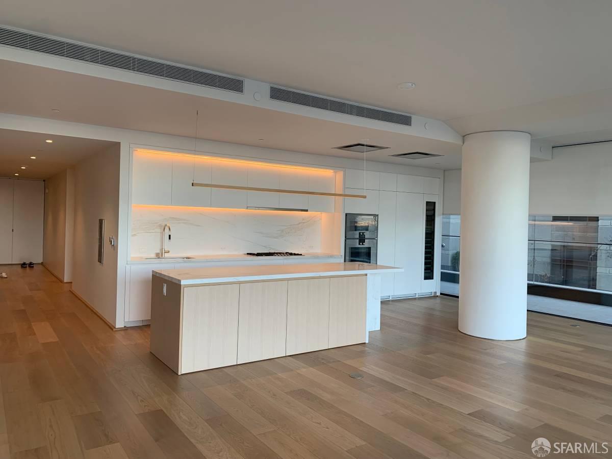 Detail Gallery Image 2 of 15 For 1 Steuart Ln #203,  San Francisco,  CA 94105 - 2 Beds | 2 Baths