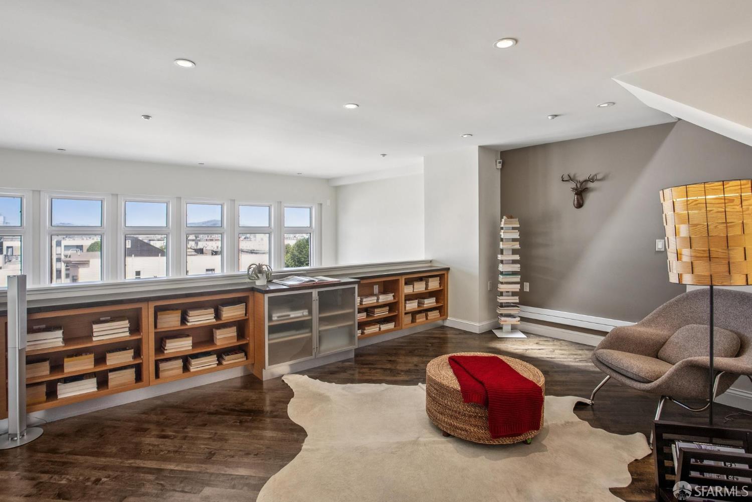 Detail Gallery Image 16 of 47 For 2550 Greenwich St, San Francisco,  CA 94123 - 4 Beds | 3/1 Baths