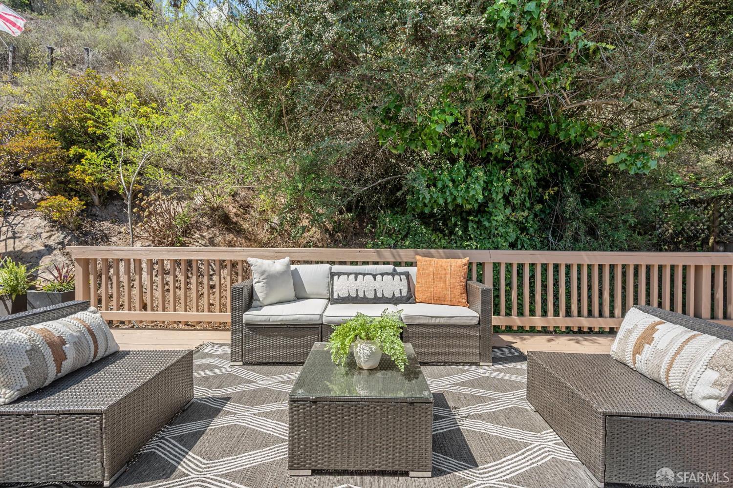 Detail Gallery Image 33 of 72 For 330 Los Palmos Dr, San Francisco,  CA 94127 - 3 Beds | 2 Baths