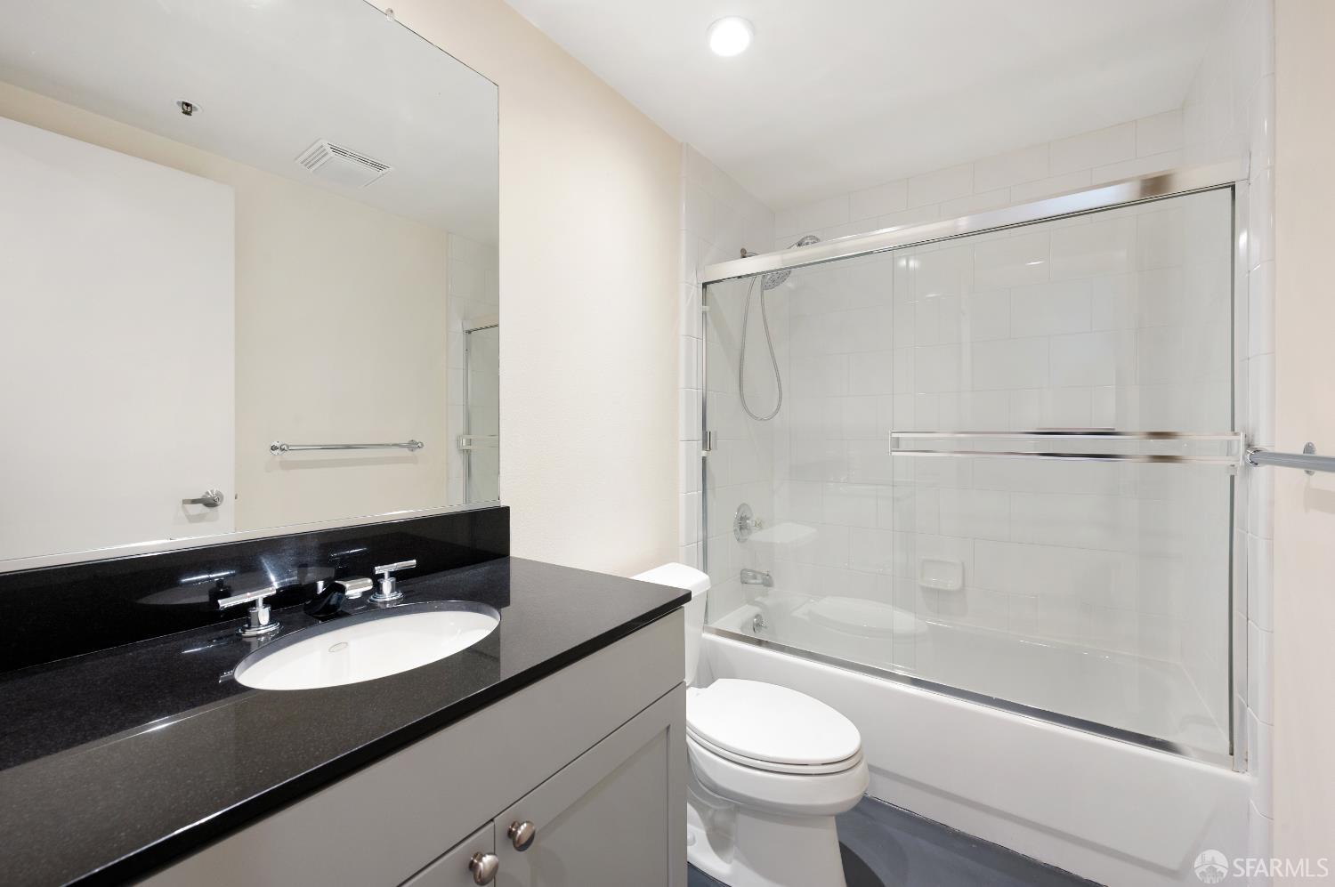 Detail Gallery Image 8 of 23 For 2002 3rd St #212,  San Francisco,  CA 94107 - 2 Beds | 2 Baths