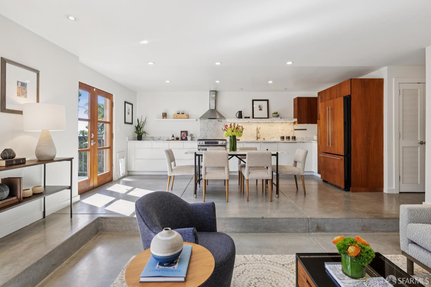 Photo #3: 425071830 Listing 