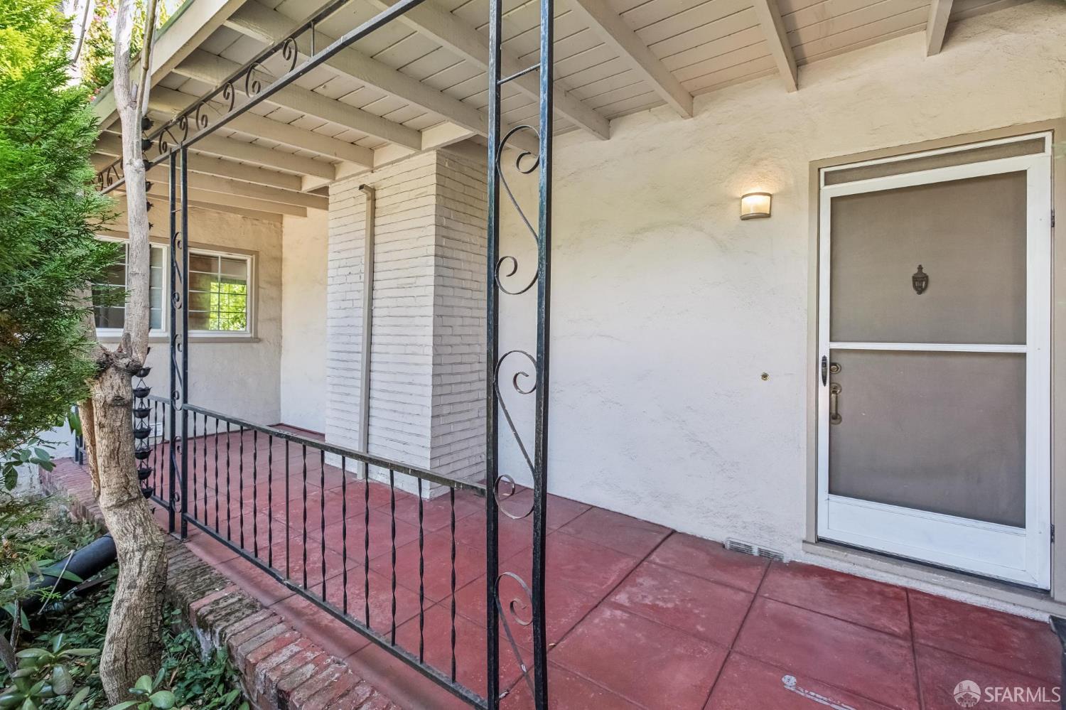 Detail Gallery Image 6 of 31 For 1151 Eastmoor Rd, Burlingame,  CA 94010 - 2 Beds | 1 Baths