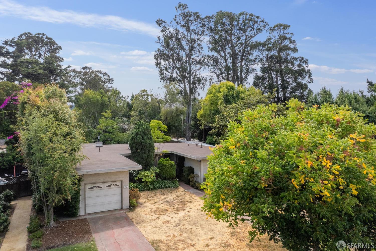Detail Gallery Image 25 of 31 For 1151 Eastmoor Rd, Burlingame,  CA 94010 - 2 Beds | 1 Baths