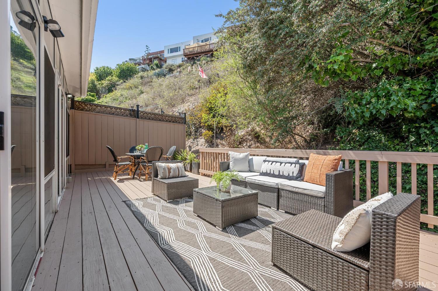 Detail Gallery Image 29 of 72 For 330 Los Palmos Dr, San Francisco,  CA 94127 - 3 Beds | 2 Baths