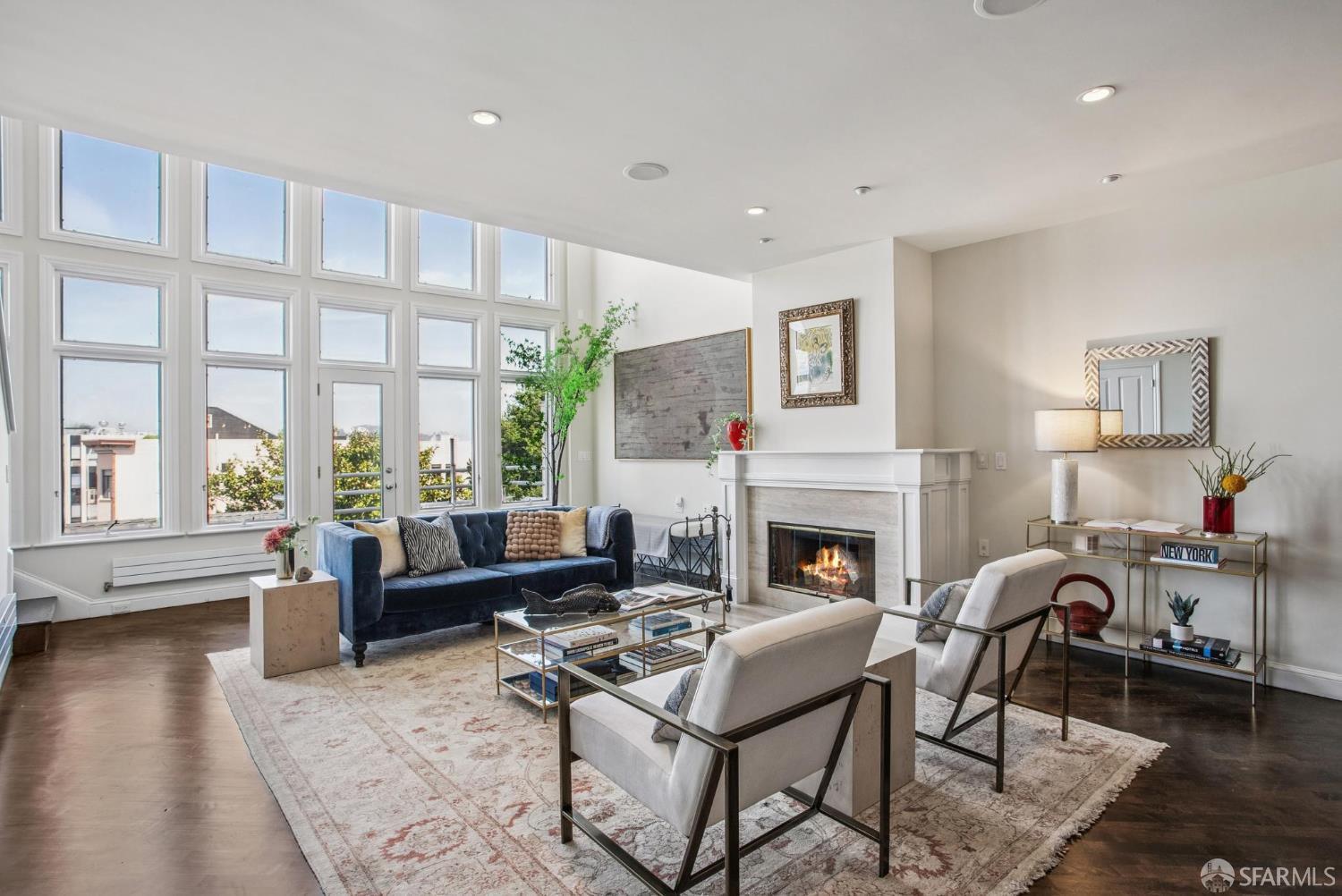 Detail Gallery Image 13 of 47 For 2550 Greenwich St, San Francisco,  CA 94123 - 4 Beds | 3/1 Baths