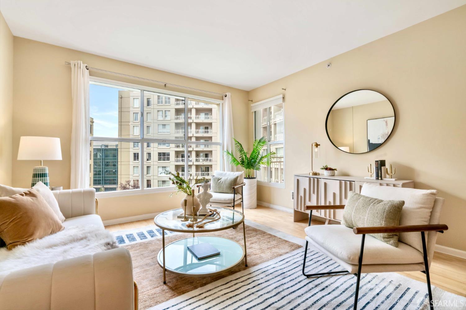 Photo #3: 425071323 Listing 