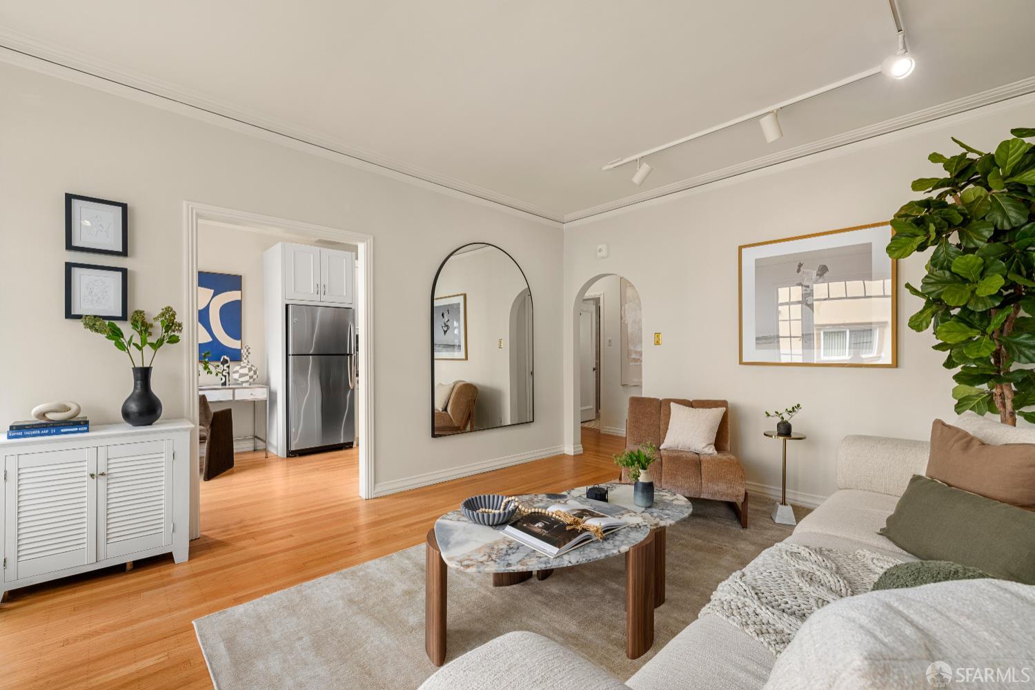 Photo #2: 425070032 Listing 