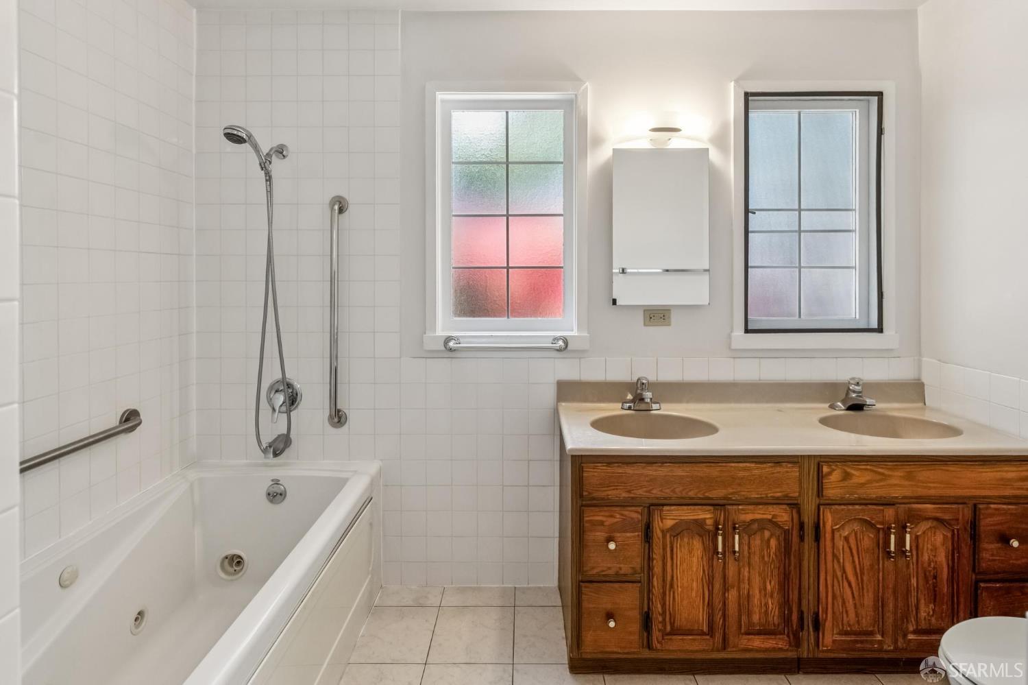 Detail Gallery Image 17 of 31 For 1151 Eastmoor Rd, Burlingame,  CA 94010 - 2 Beds | 1 Baths