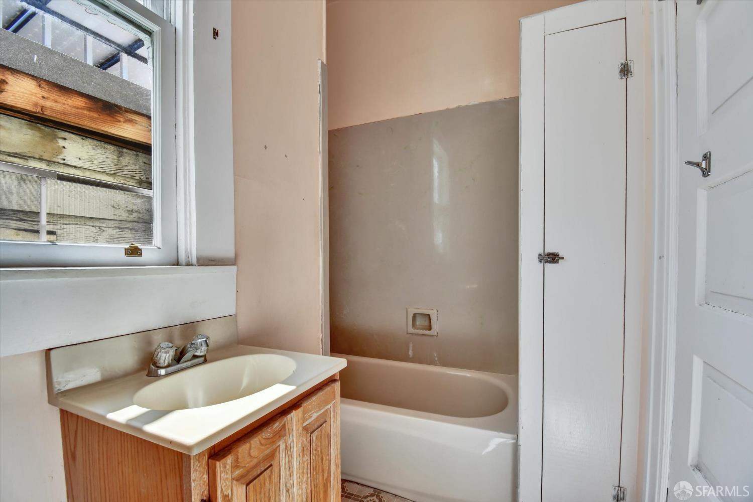 Detail Gallery Image 57 of 71 For 2711 Harrison St, San Francisco,  CA 94110 - – Beds | – Baths