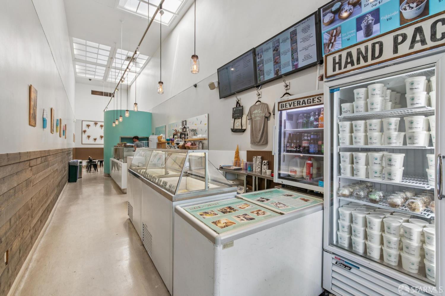 Detail Gallery Image 17 of 34 For 2138 Chestnut St, San Francisco,  CA 94123 - – Beds | – Baths