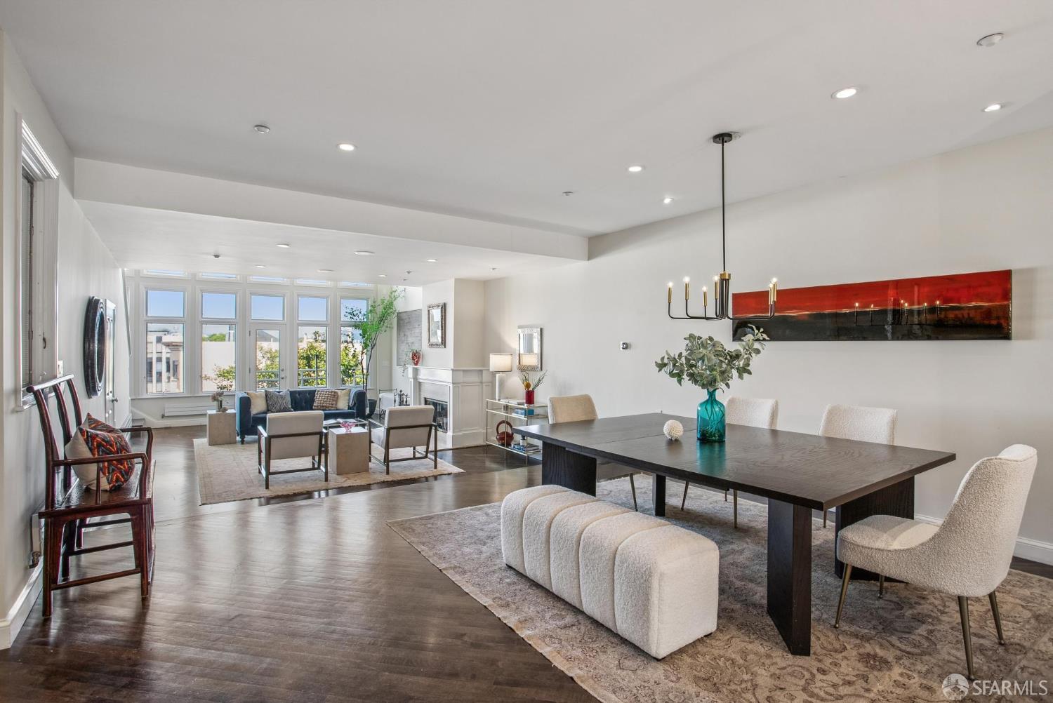Detail Gallery Image 9 of 47 For 2550 Greenwich St, San Francisco,  CA 94123 - 4 Beds | 3/1 Baths