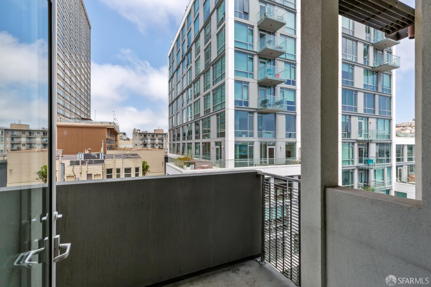 Photo #12: 425072099 Listing: Photo #12