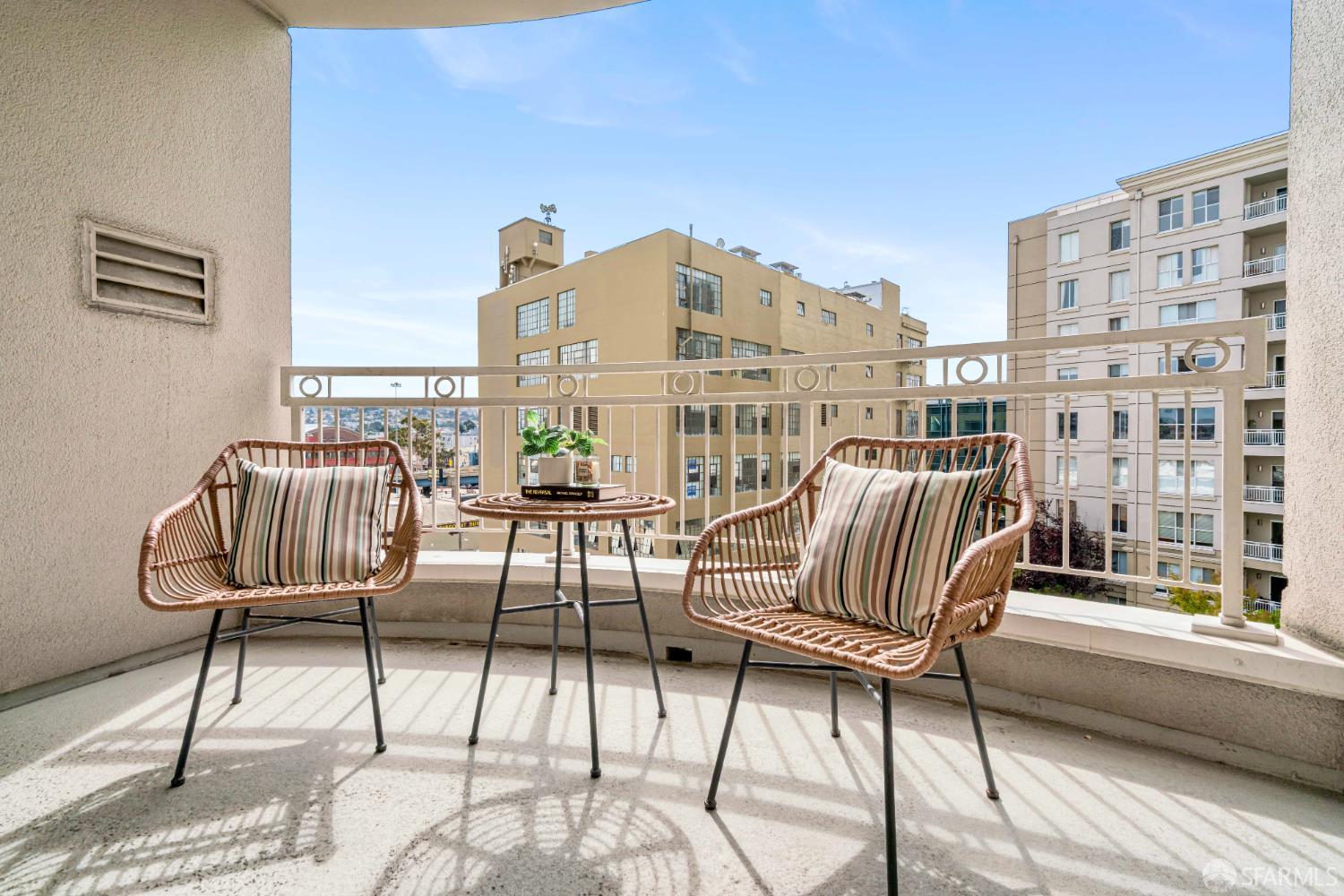Detail Gallery Image 28 of 46 For 140 South Van Ness Ave #704,  San Francisco,  CA 94103 - 2 Beds | 2 Baths
