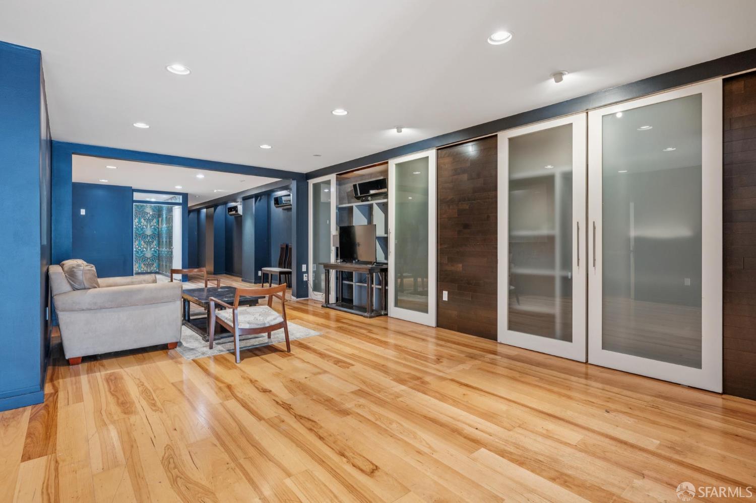 Detail Gallery Image 7 of 17 For 335 S Van Ness Ave, San Francisco,  CA 94103 - – Beds | – Baths