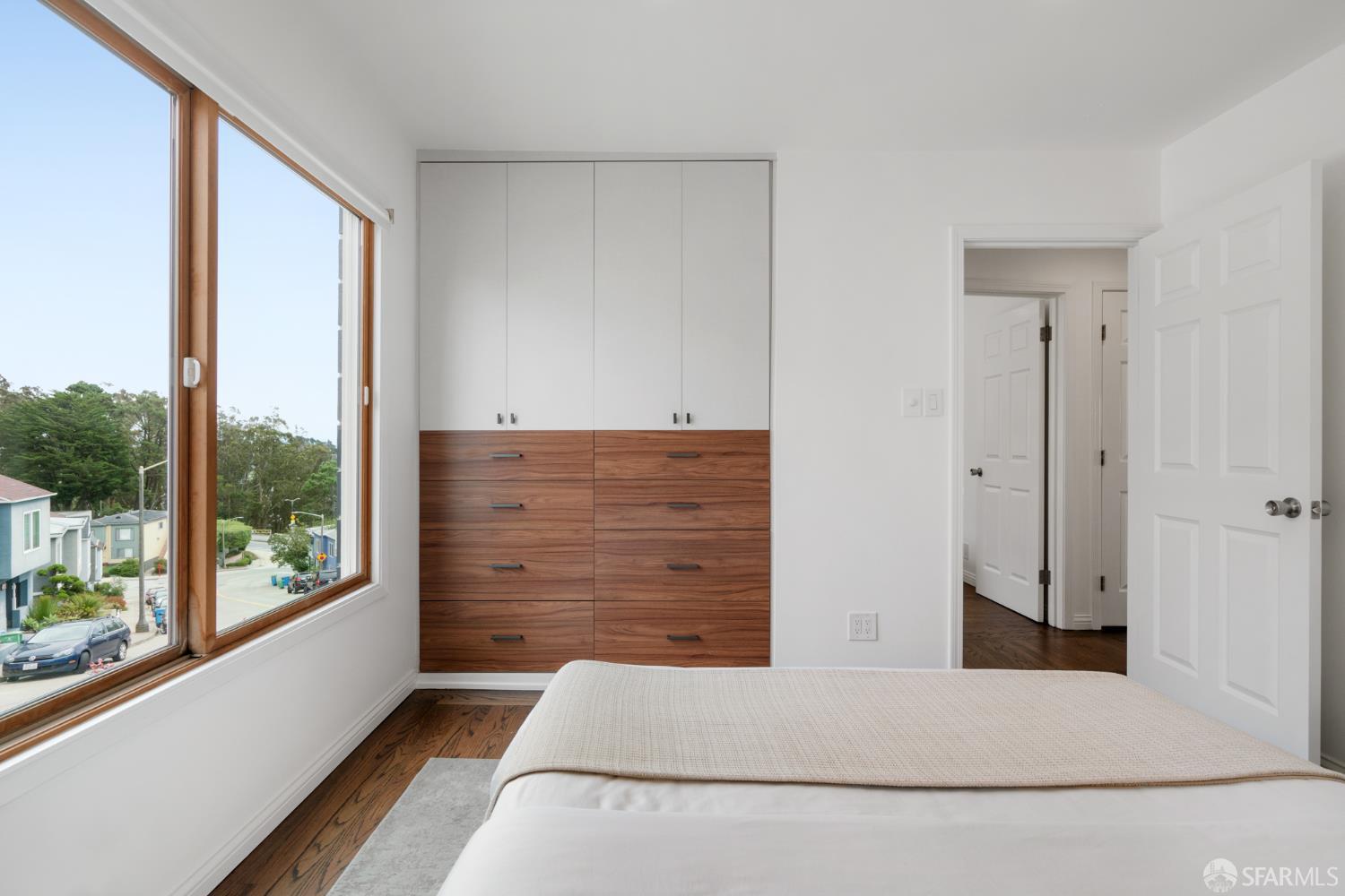 Detail Gallery Image 14 of 41 For 71 Panorama Dr, San Francisco,  CA 94131 - 4 Beds | 2/1 Baths