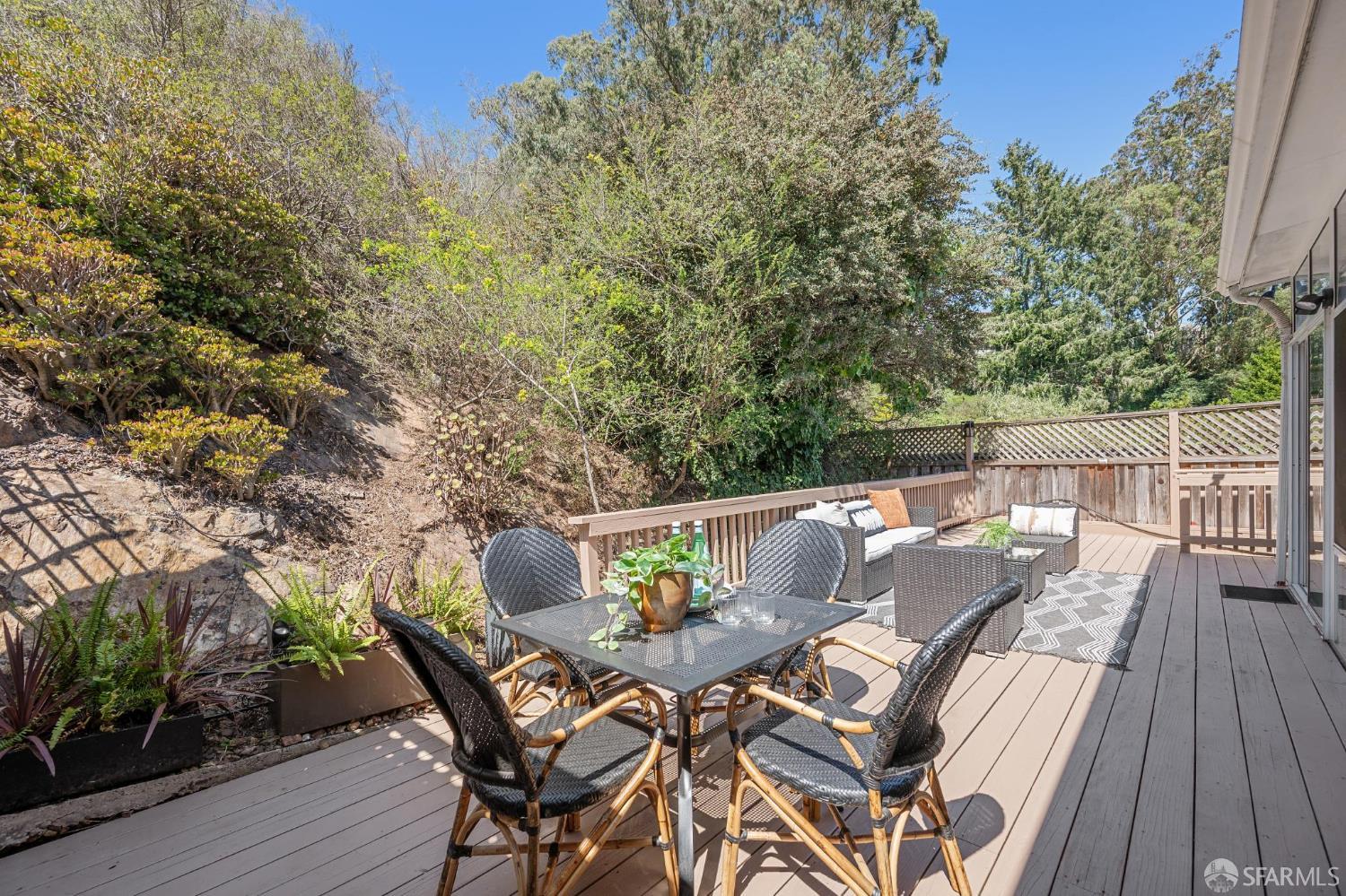 Detail Gallery Image 35 of 72 For 330 Los Palmos Dr, San Francisco,  CA 94127 - 3 Beds | 2 Baths
