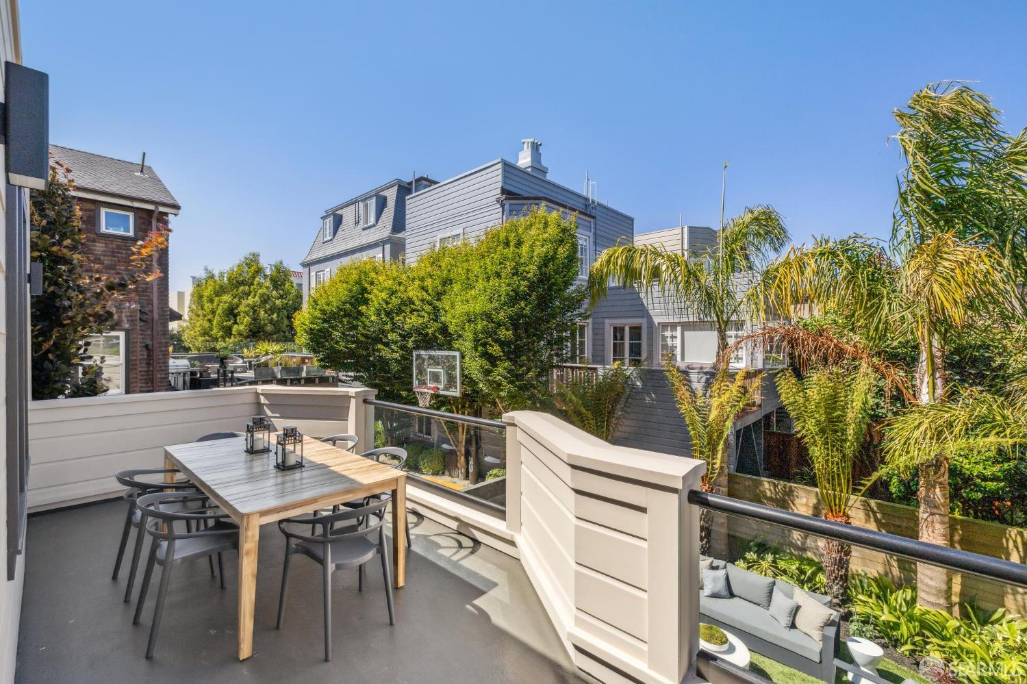 Detail Gallery Image 23 of 85 For 1638 Lake St, San Francisco,  CA 94121 - 4 Beds | 3/1 Baths