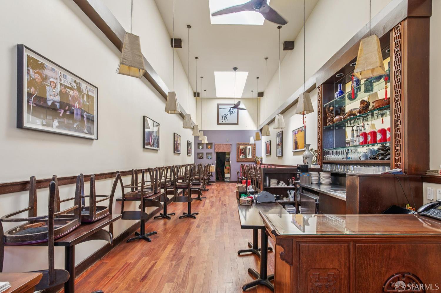 Detail Gallery Image 11 of 34 For 2138 Chestnut St, San Francisco,  CA 94123 - – Beds | – Baths
