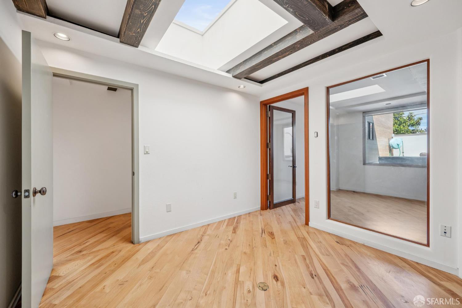 Detail Gallery Image 15 of 17 For 335 S Van Ness Ave, San Francisco,  CA 94103 - – Beds | – Baths